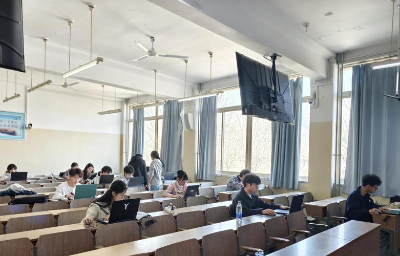 学院也将以此次竞赛为契机,优化课程设置,强化实践教学环节,为未来